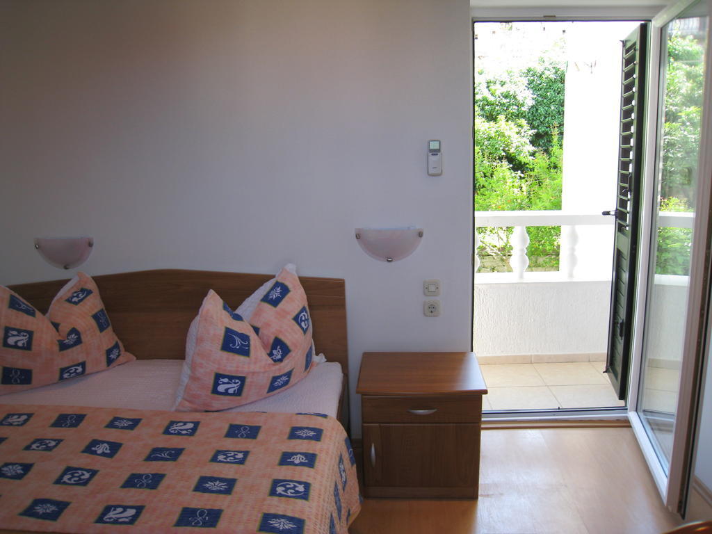 Bed & Breakfast Dionis 비스 객실 사진